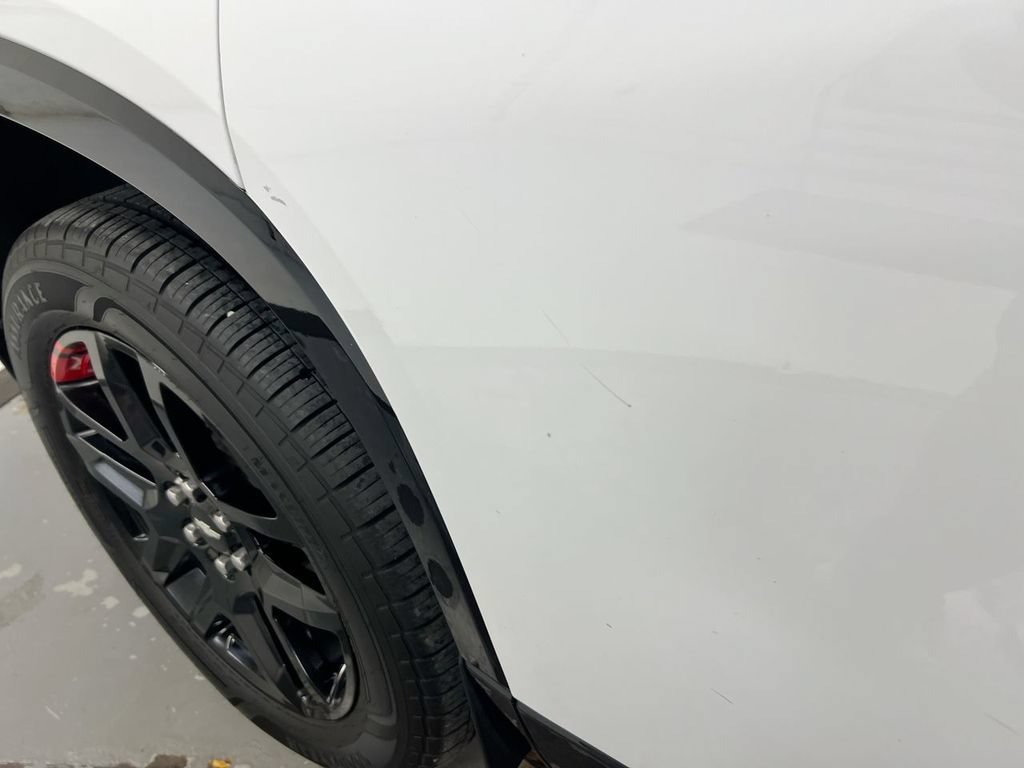Used 2020 Chevrolet Traverse Premier w/ Redline Edition AWD/4WD image 34