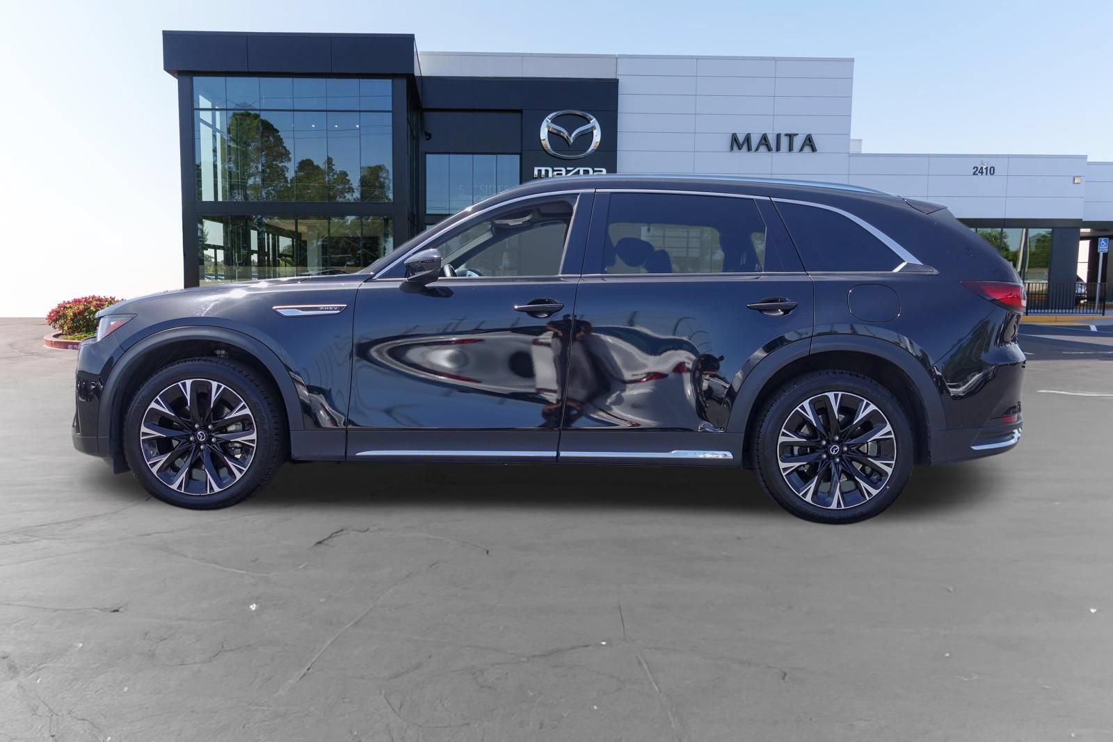 Certified 2024 MAZDA CX-90 Plug-In Hybrid w/ Premium Plus AWD/4WD image 8