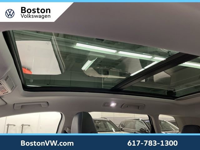 Used 2025 Volkswagen Taos SEL w/ Black Wheel Plus Package image 20