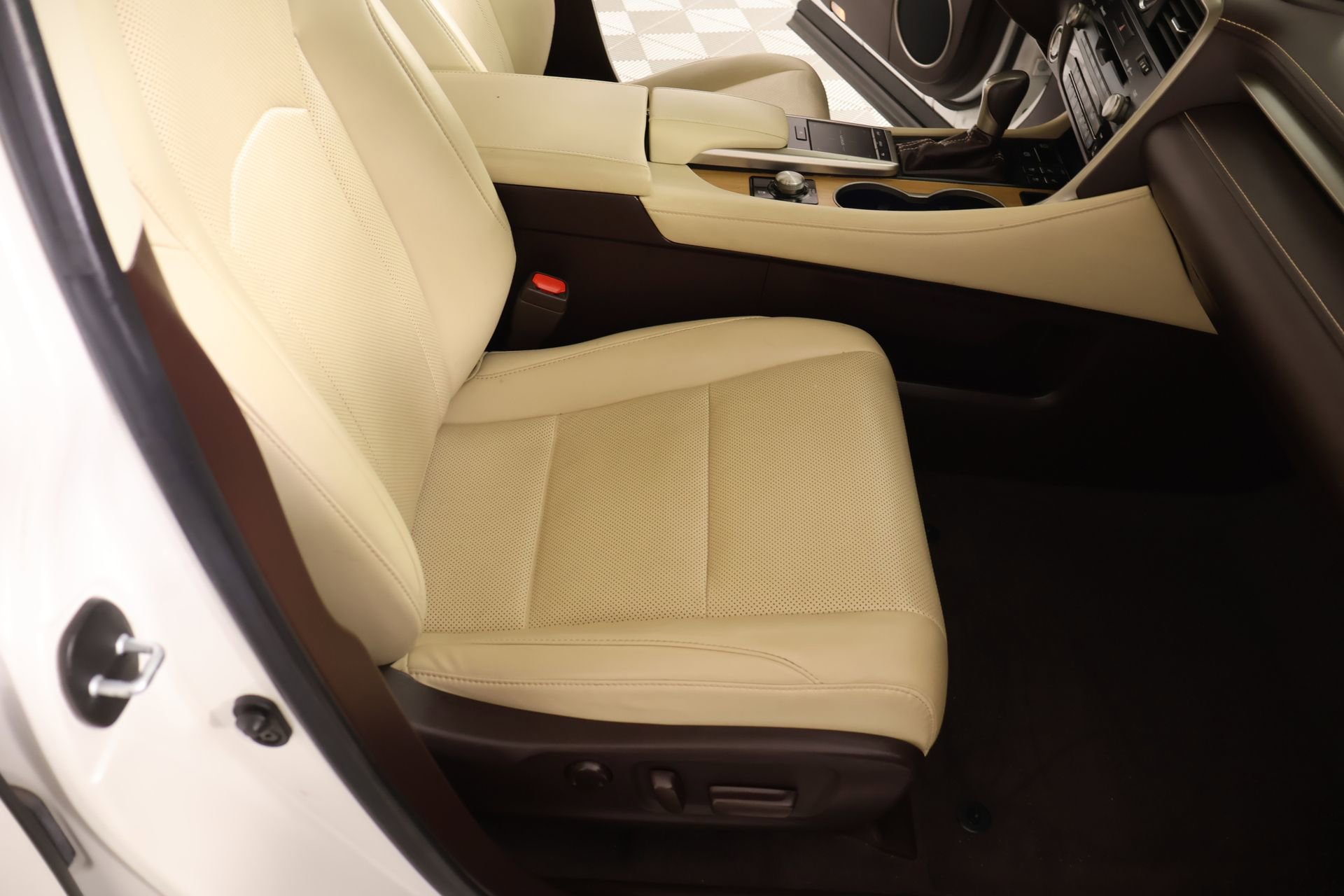 Used 2020 Lexus RX 350L FWD w/ Premium Package image 14