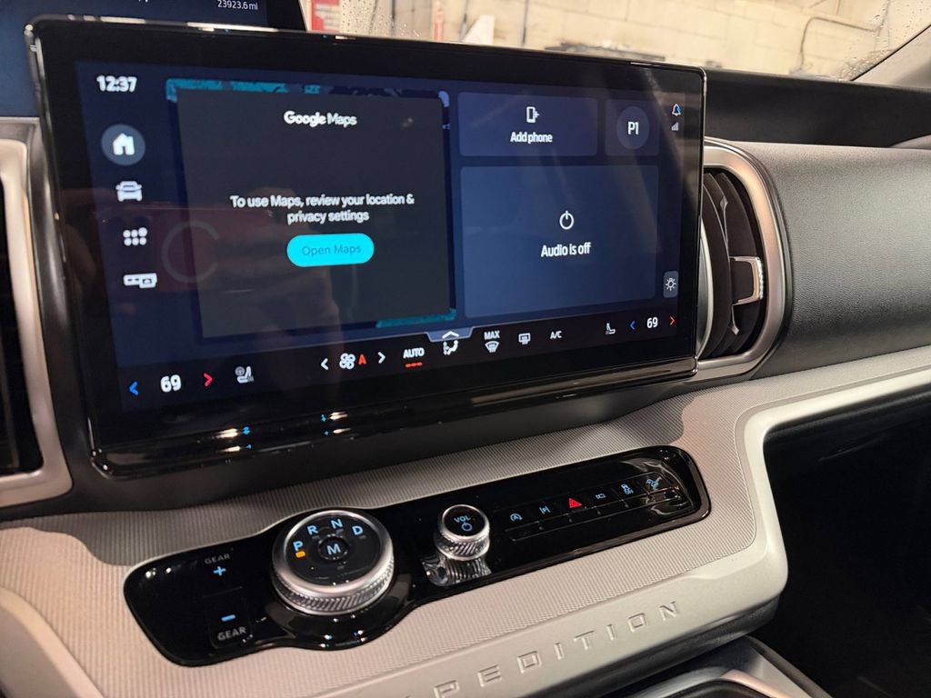 Used 2025 Ford Expedition Active AWD/4WD image 34