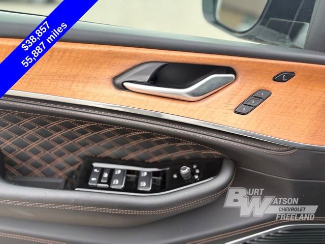Used 2023 Jeep Grand Cherokee Summit AWD/4WD image 14