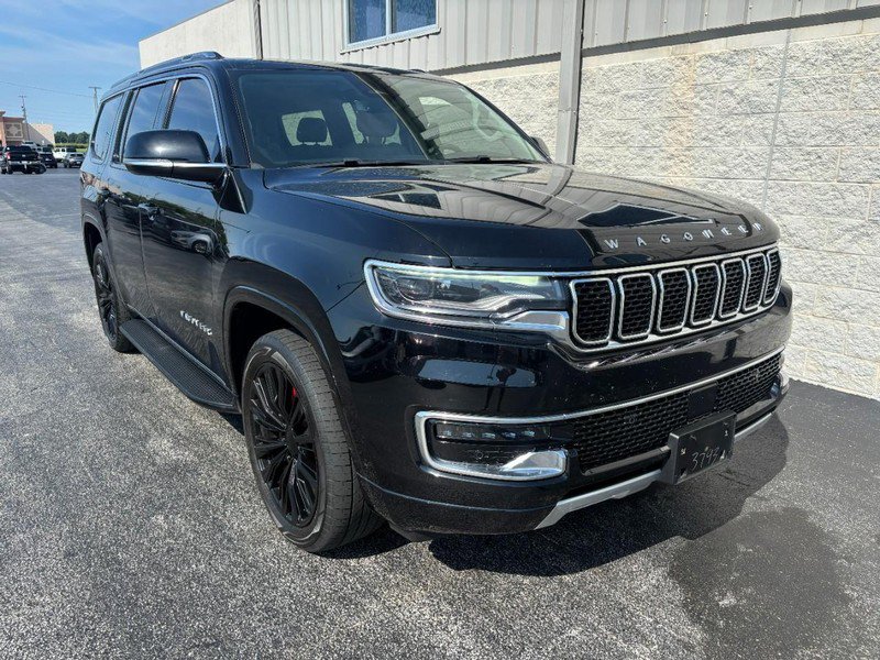 Used 2023 Jeep Wagoneer Series II w/ Flexible Seating Group AWD/4WD image 2