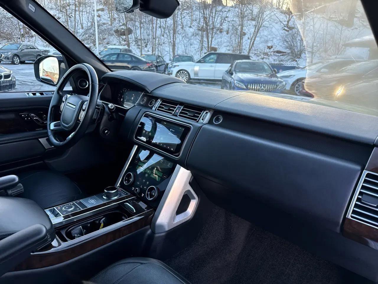 Used 2020 Land Rover Range Rover HSE image 47