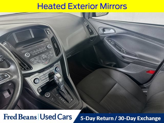 Used 2015 Ford Focus SE w/ SE Cold Weather Package FWD image 24