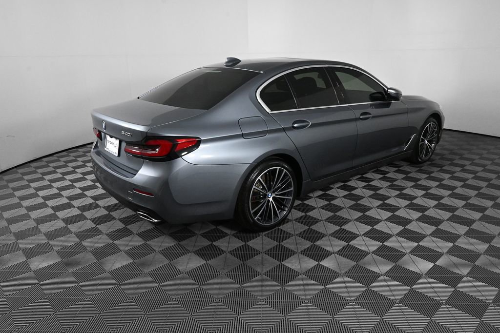 Used 2022 BMW 540i w/ Premium Package image 25