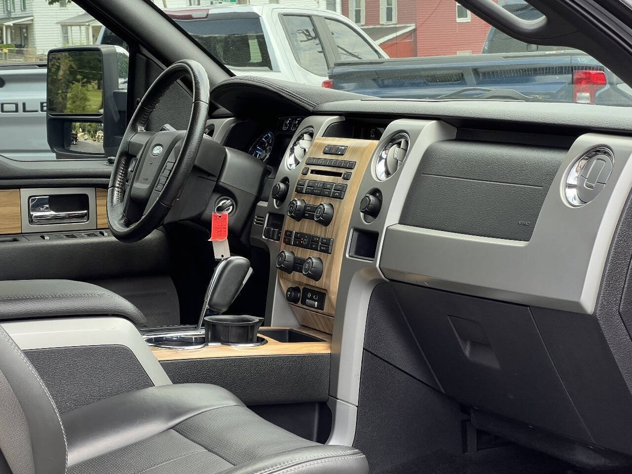 Used 2011 Ford F150 Lariat w/ Lariat Chrome Pkg AWD/4WD image 34
