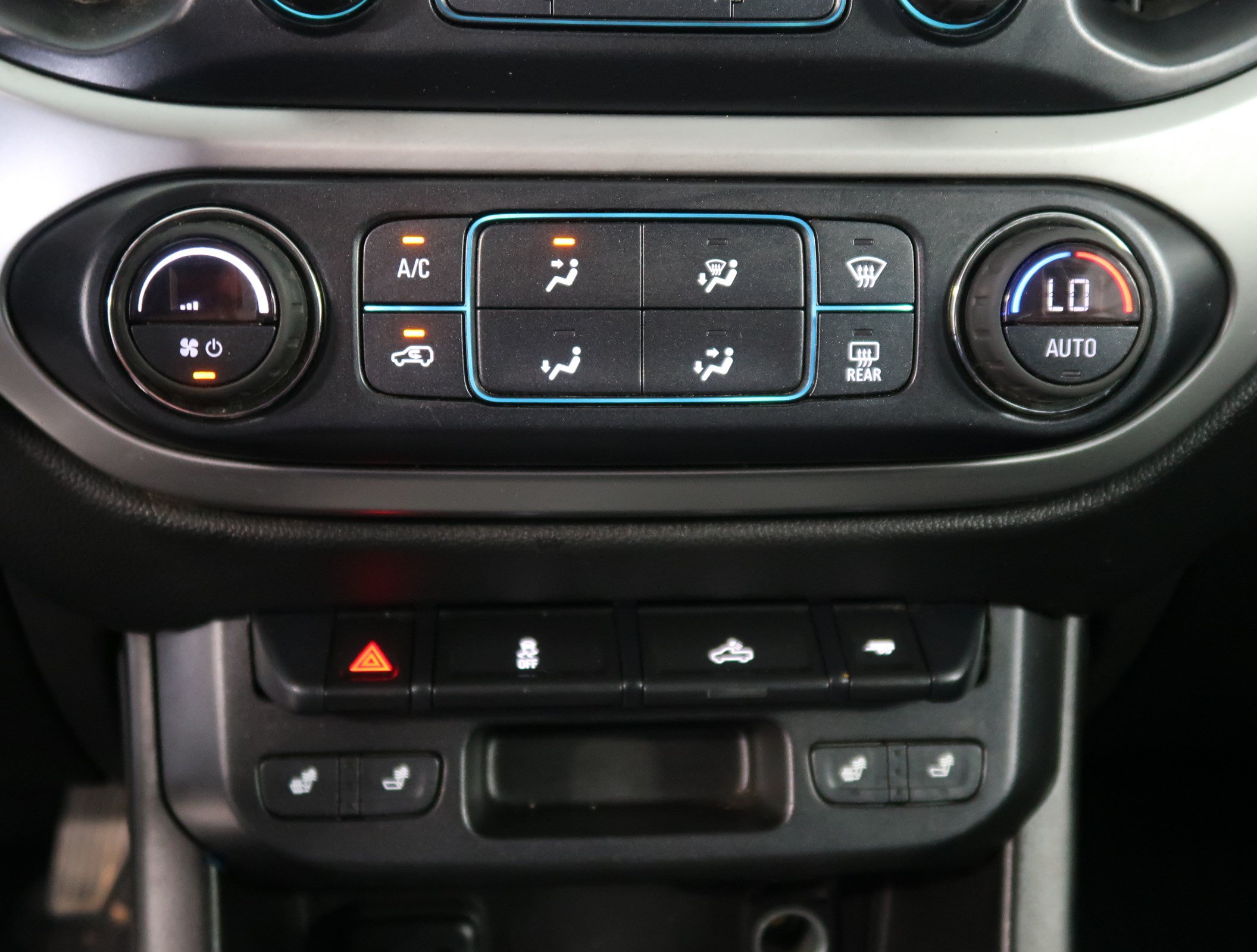 Used 2019 Chevrolet Colorado LT w/ Luxury Package, Chrome AWD/4WD image 28