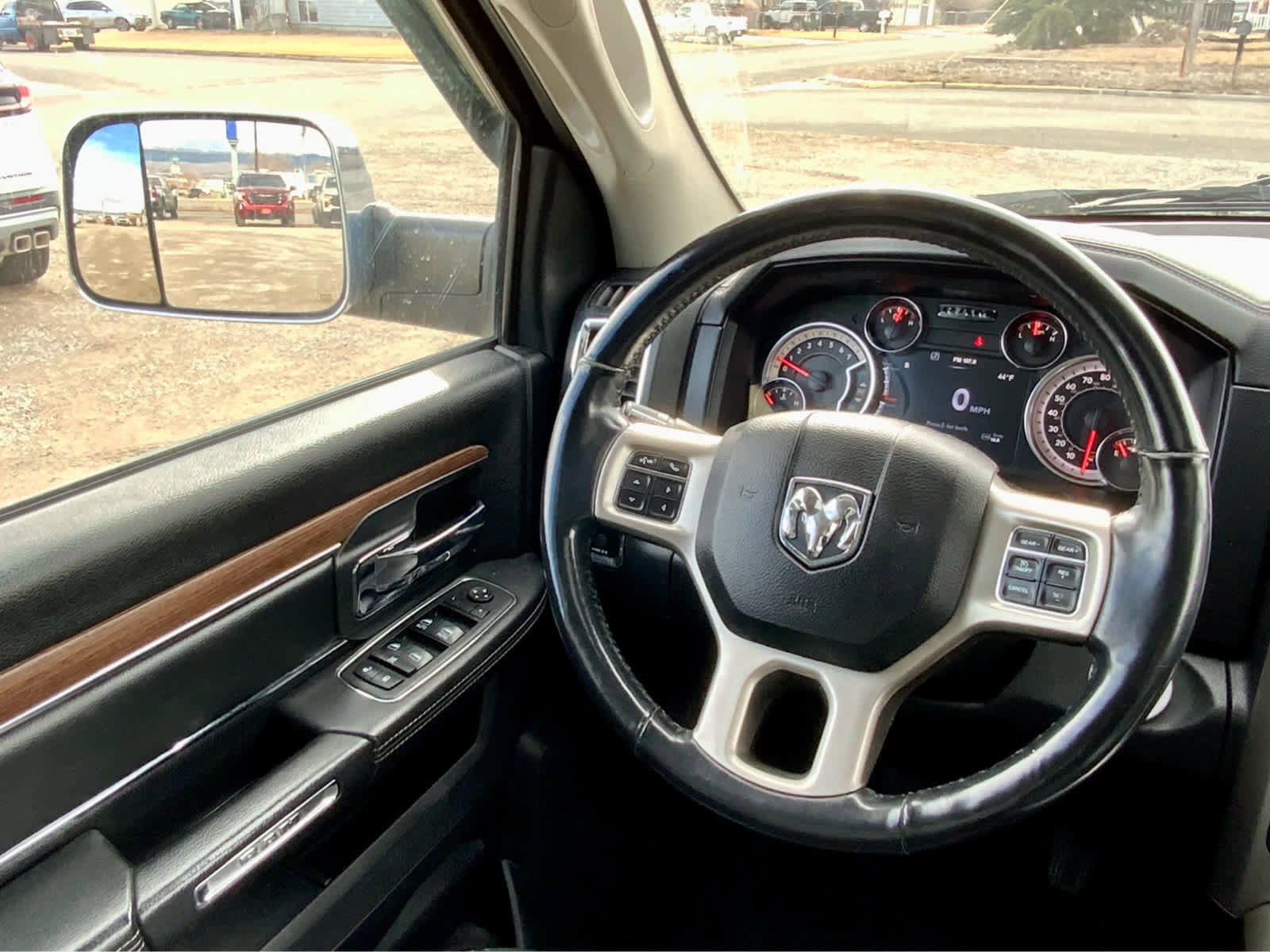 Used 2018 RAM 1500 Laramie image 36