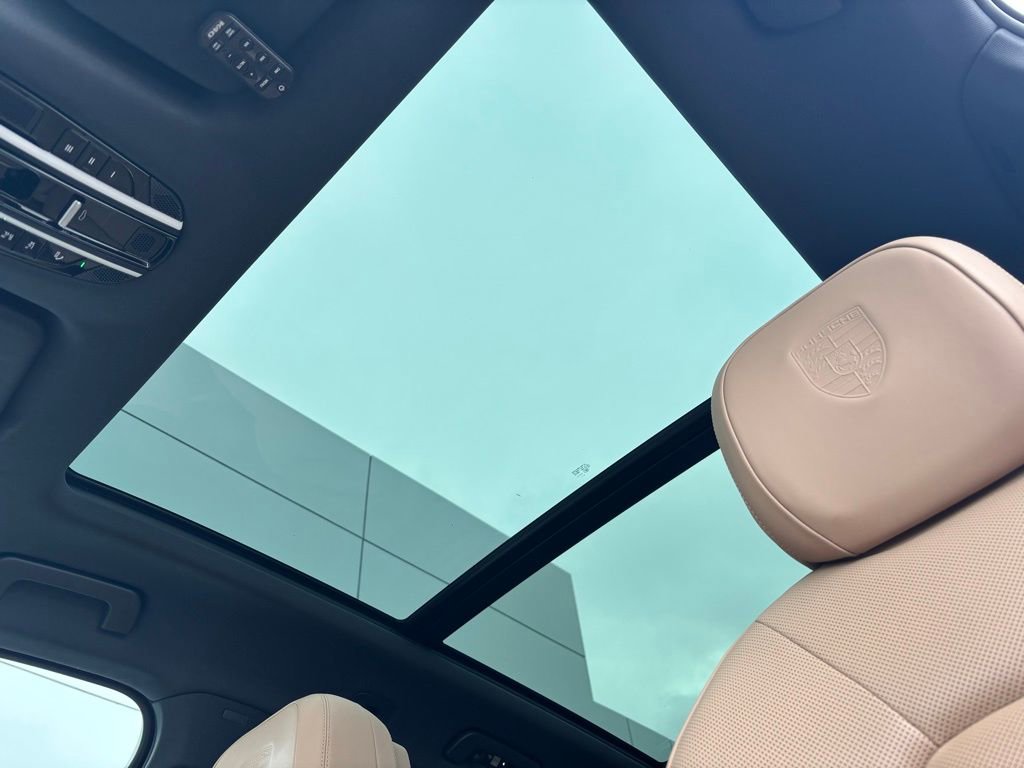 Used 2019 Porsche Cayenne S image 21