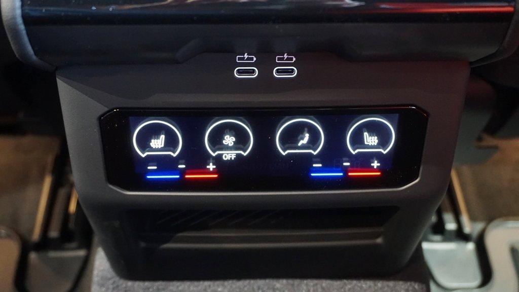 New 2026 BMW M5 Touring image 18