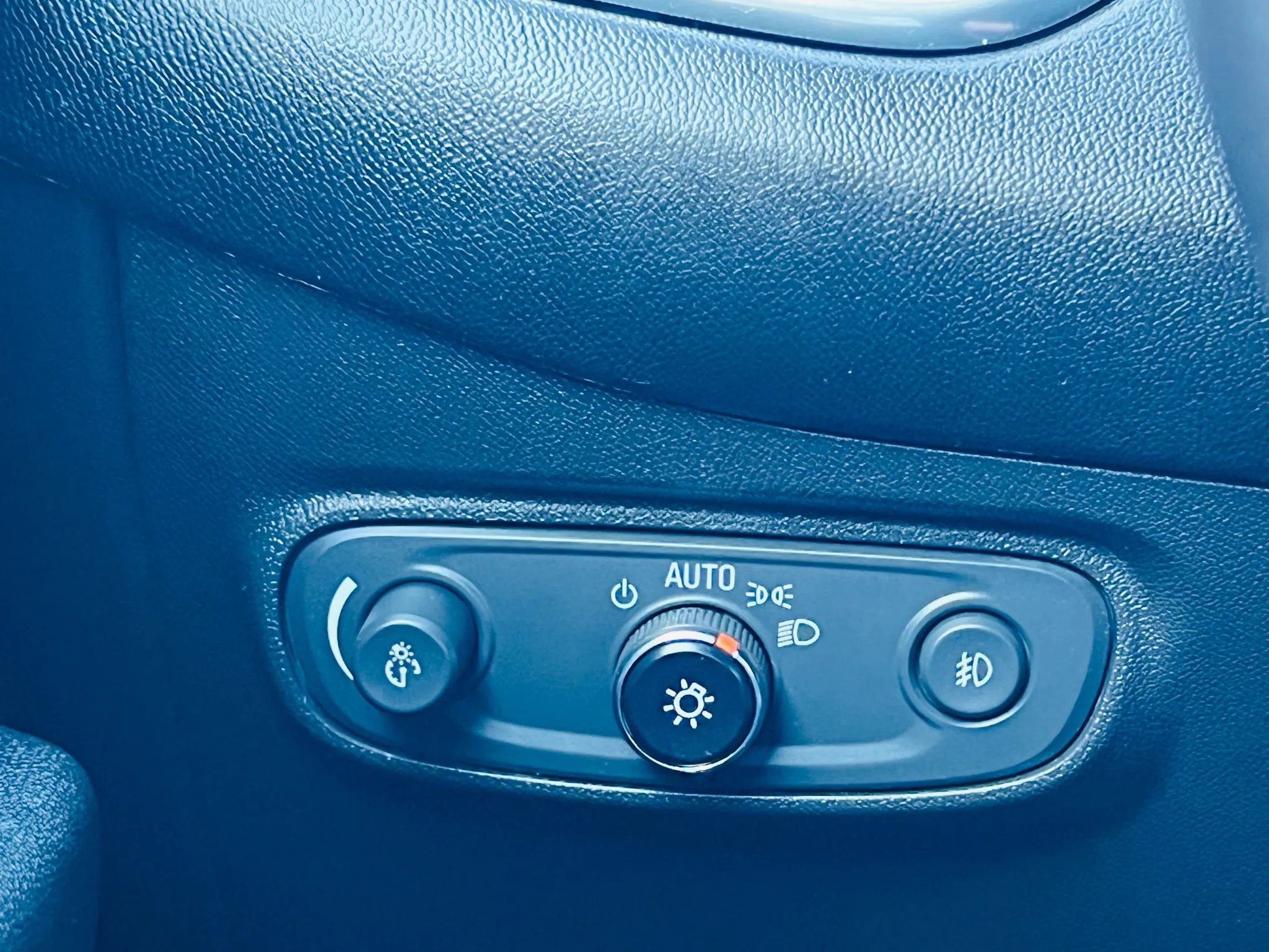 Used 2020 Chevrolet Equinox LT image 23