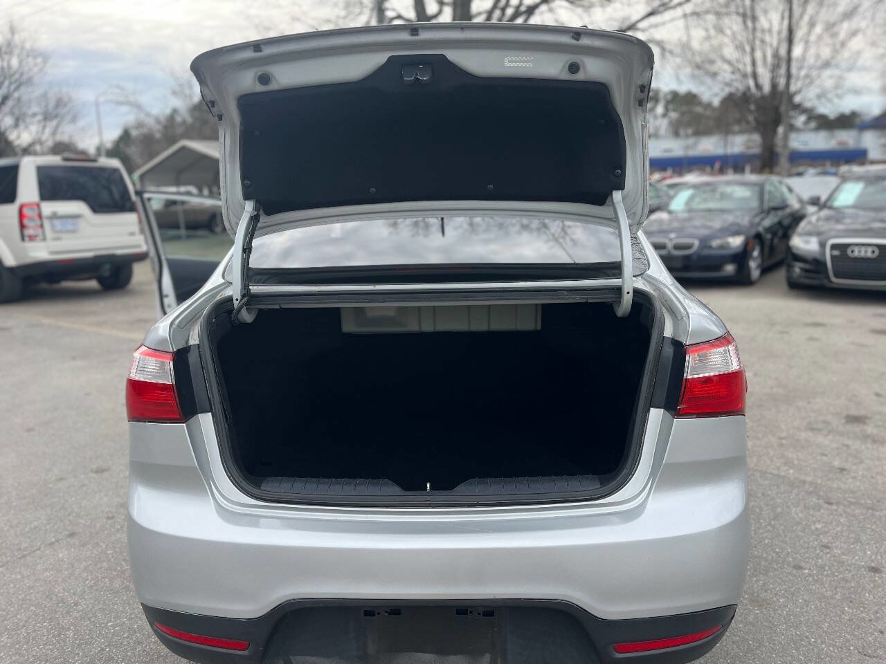 Used 2015 Kia Rio LX image 17