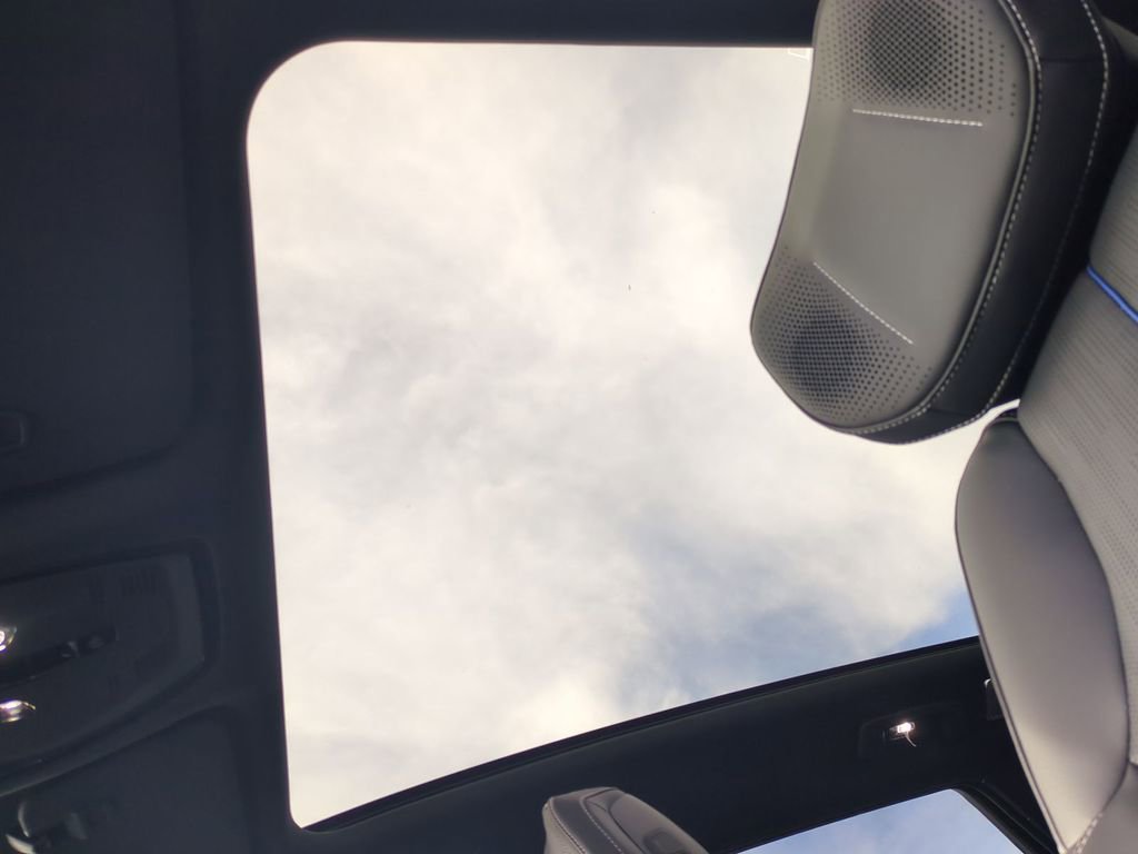 New 2026 Cadillac Lyriq V image 18