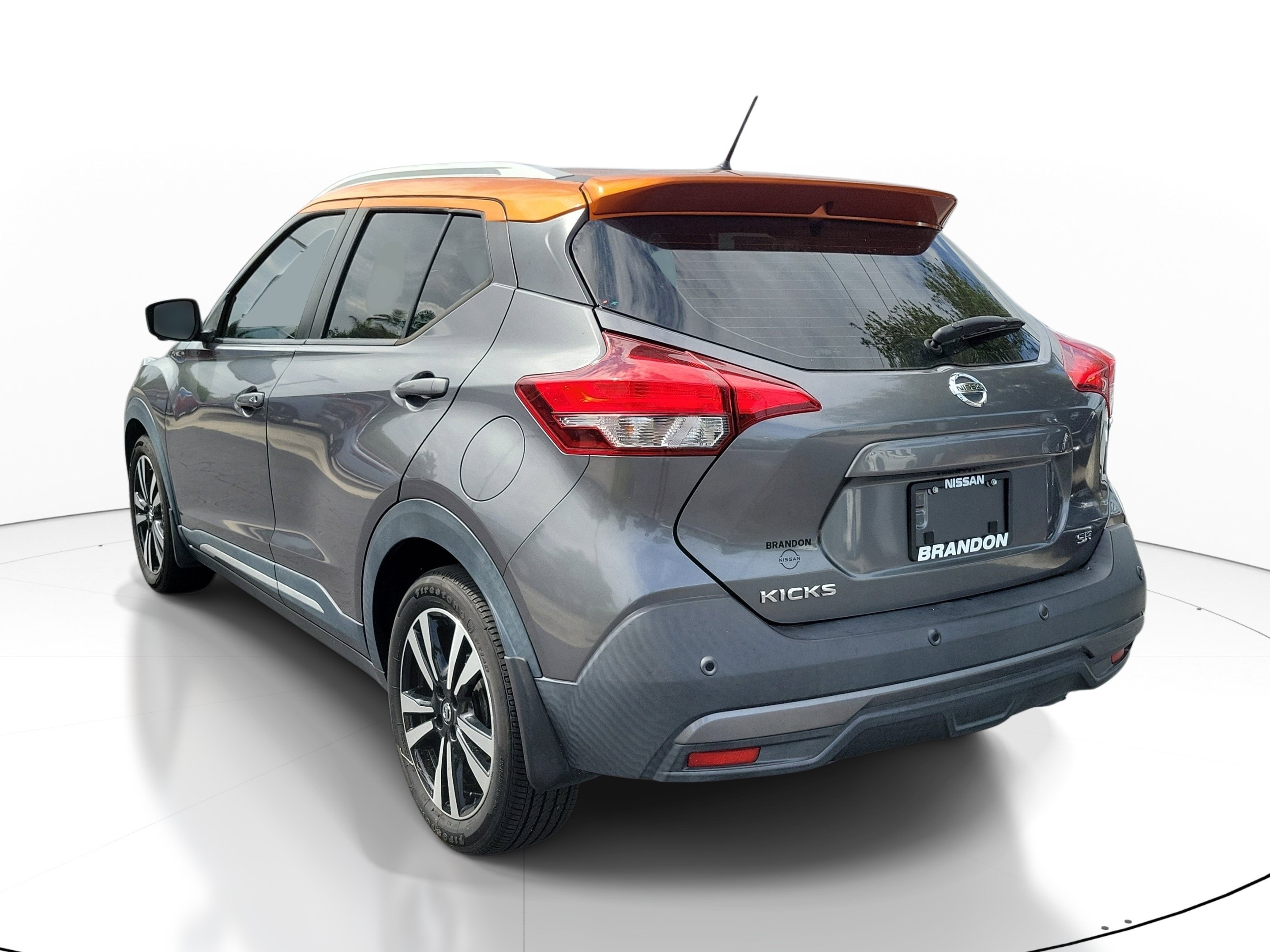 Used 2020 Nissan Kicks SR w/ SR Premium Package FWD image 5