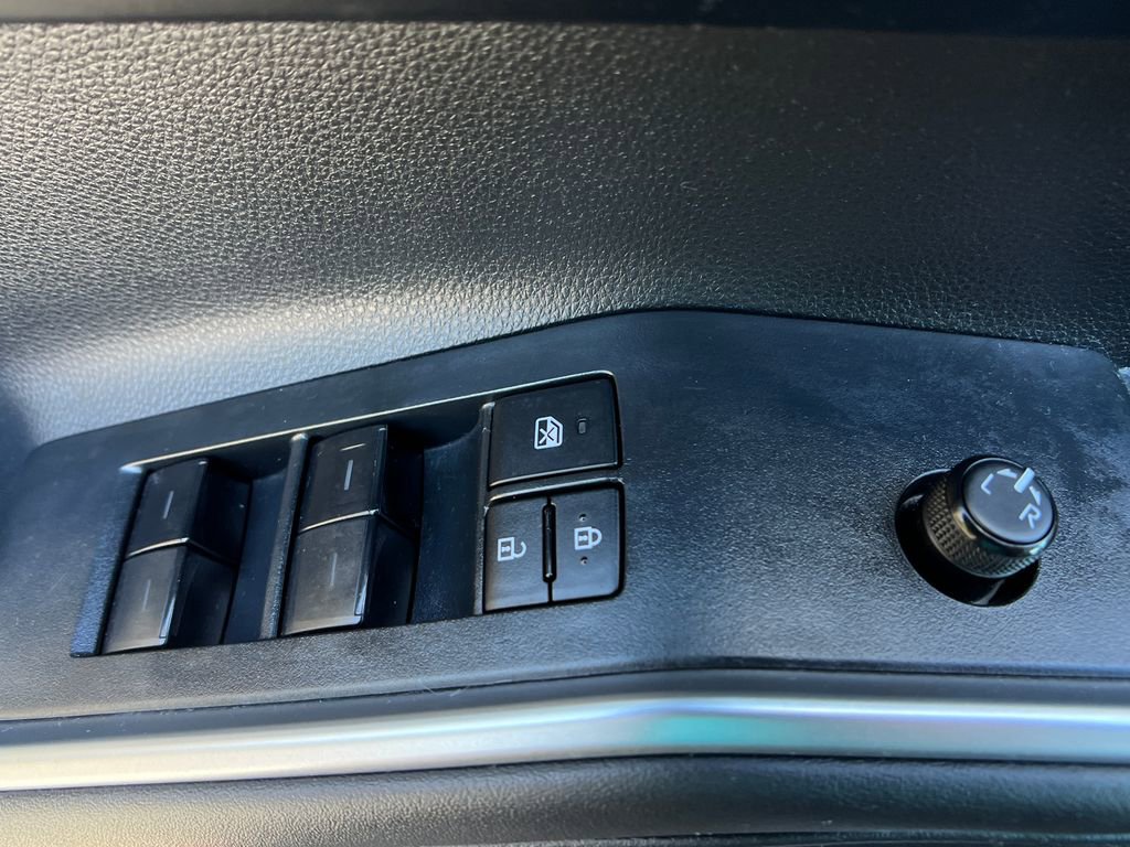 Used 2023 Toyota Highlander XLE image 12