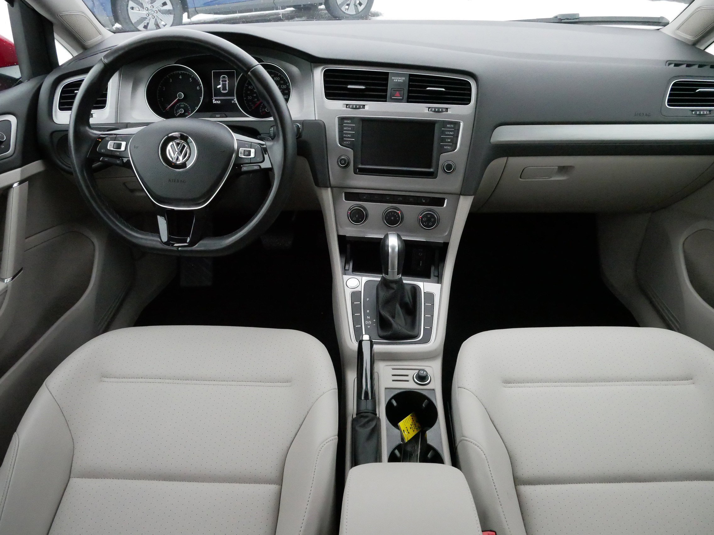 Used 2017 Volkswagen Golf Wolfsburg Edition image 10