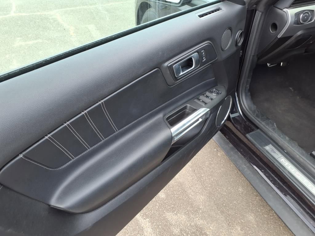 Used 2023 Ford Mustang Premium image 9