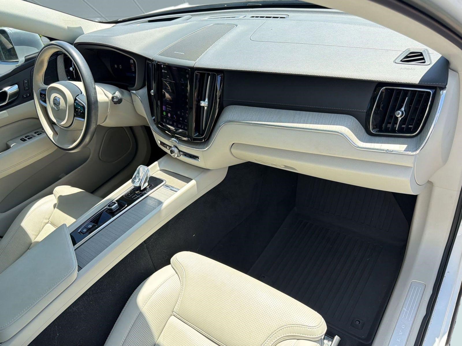 Used 2023 Volvo XC60 B5 Ultimate w/ Climate Package image 31