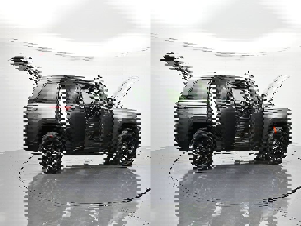 New 2025 Jeep Grand Cherokee Limited w/ Black Appearance Package image 44