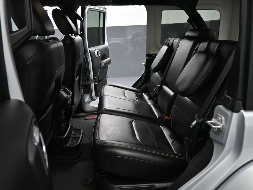 Used 2023 Jeep Wrangler Unlimited Sahara image 17