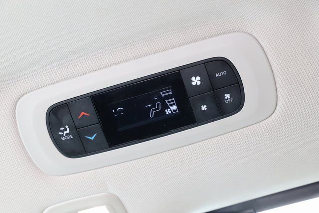 Used 2024 Chrysler Pacifica Limited image 22