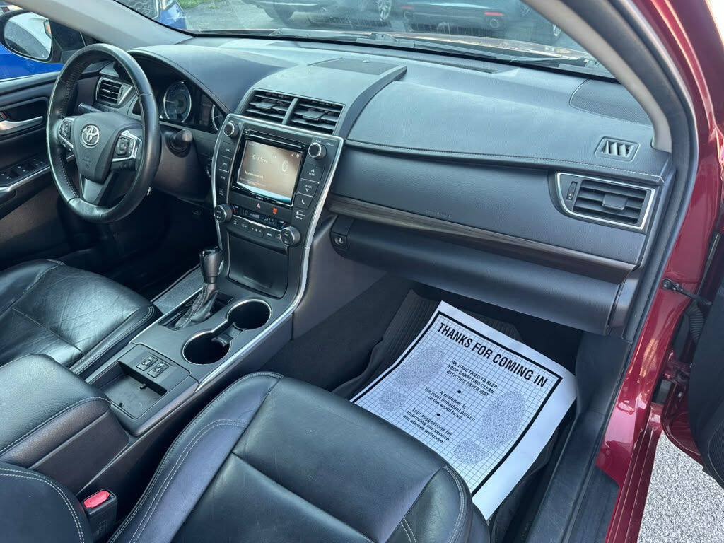 Used 2017 Toyota Camry XLE w/ Convenience Package FWD image 20