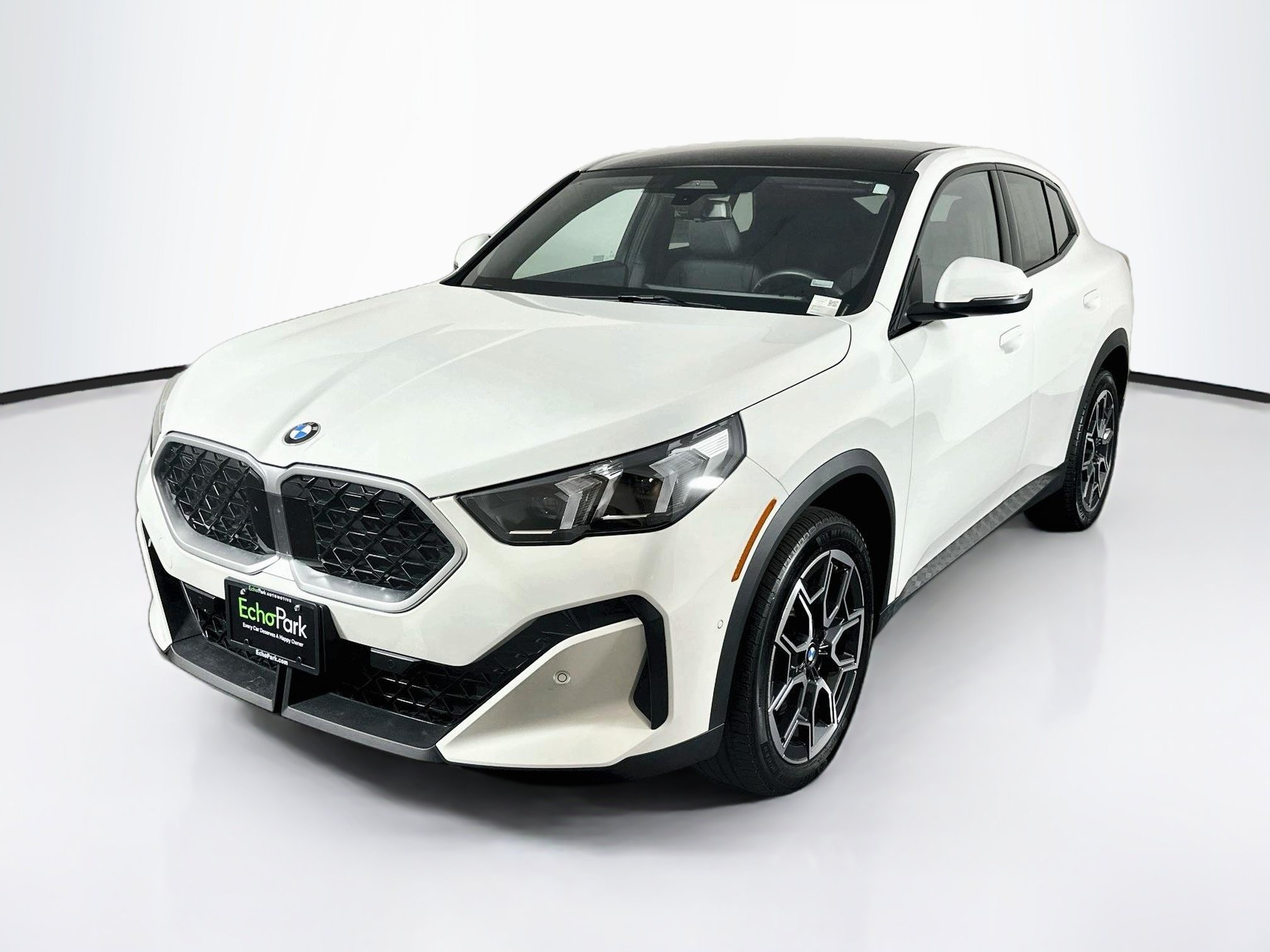 Used 2026 BMW X2 xDrive28i AWD/4WD image 3