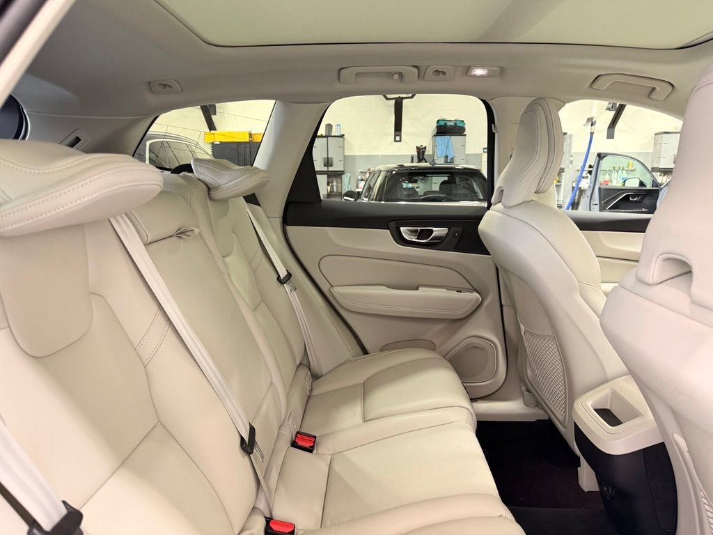 Used 2023 Volvo XC60 B5 Plus w/ Protection Package Premier AWD/4WD image 25
