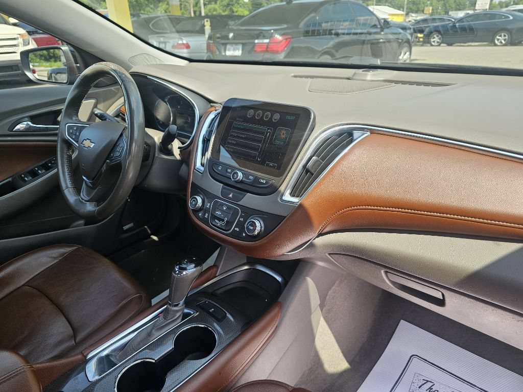 Used 2016 Chevrolet Malibu LT w/ Leather Package FWD image 31