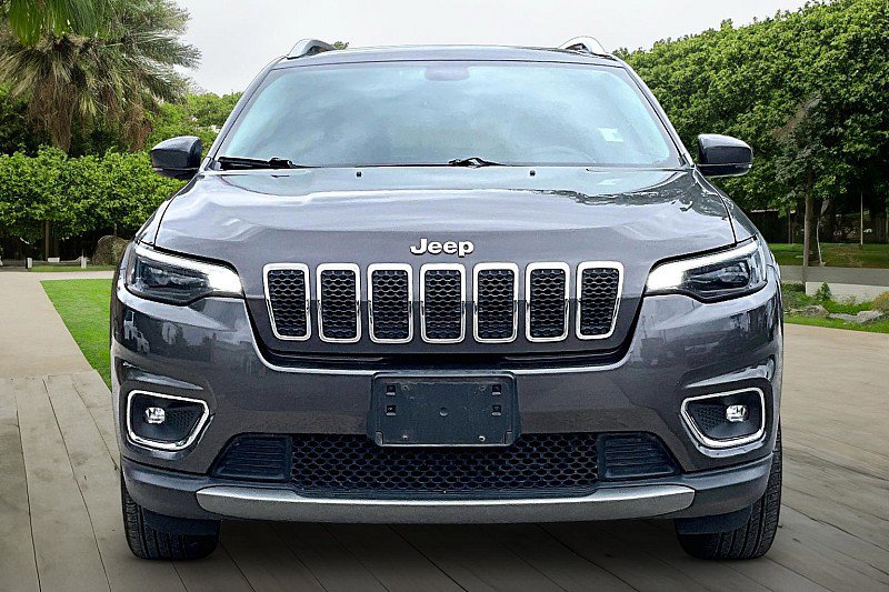 Used 2019 Jeep Cherokee Limited AWD/4WD image 2