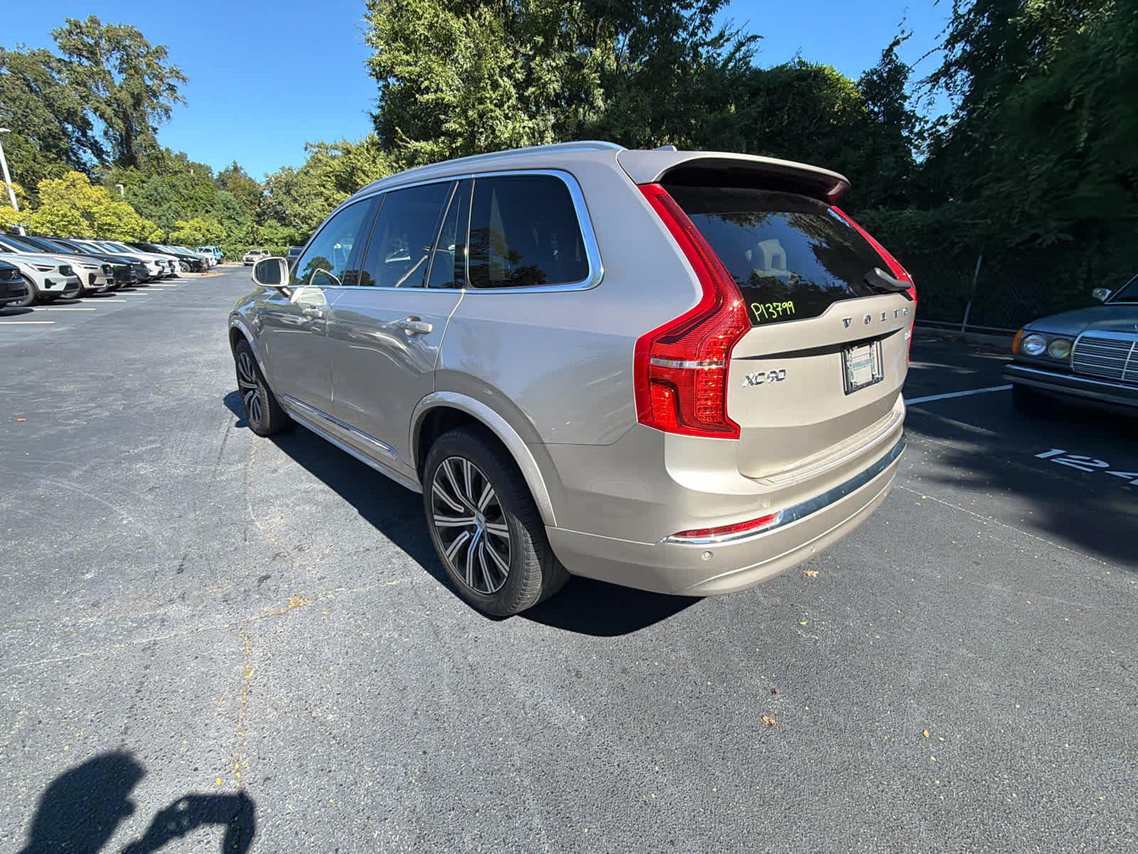 Used 2024 Volvo XC90 B6 Core w/ Protection Package Premier AWD/4WD image 12
