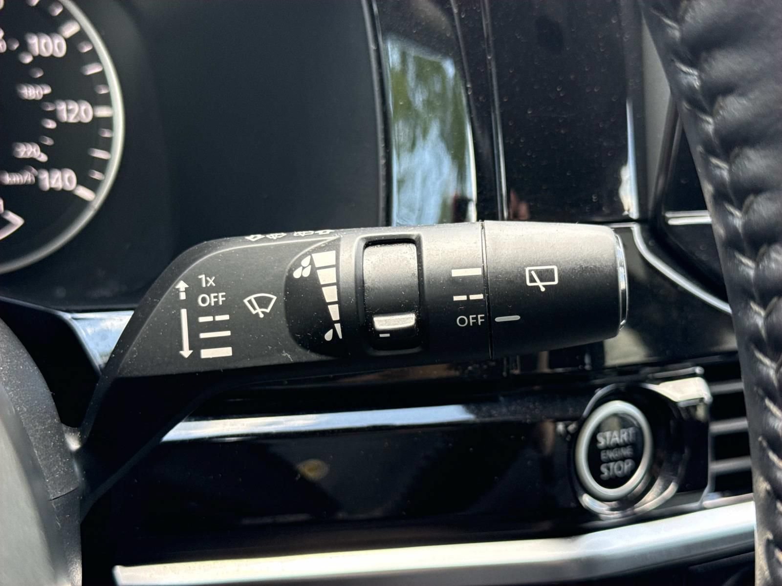 Used 2024 Nissan Pathfinder SV FWD image 17