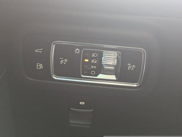 Used 2025 Lincoln Nautilus Reserve image 21