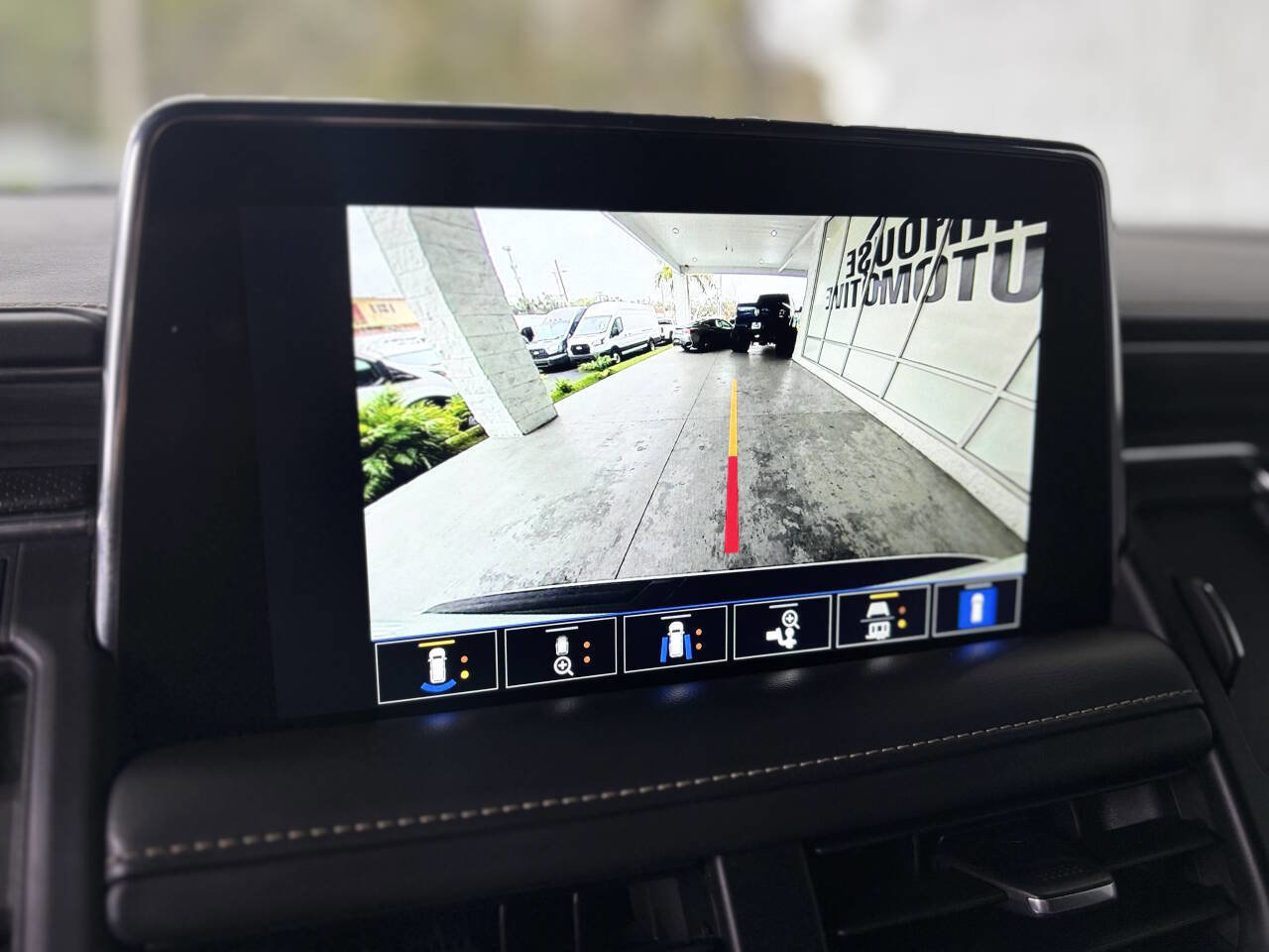 Used 2022 GMC Yukon XL SLT w/ SLT Luxury Package image 22