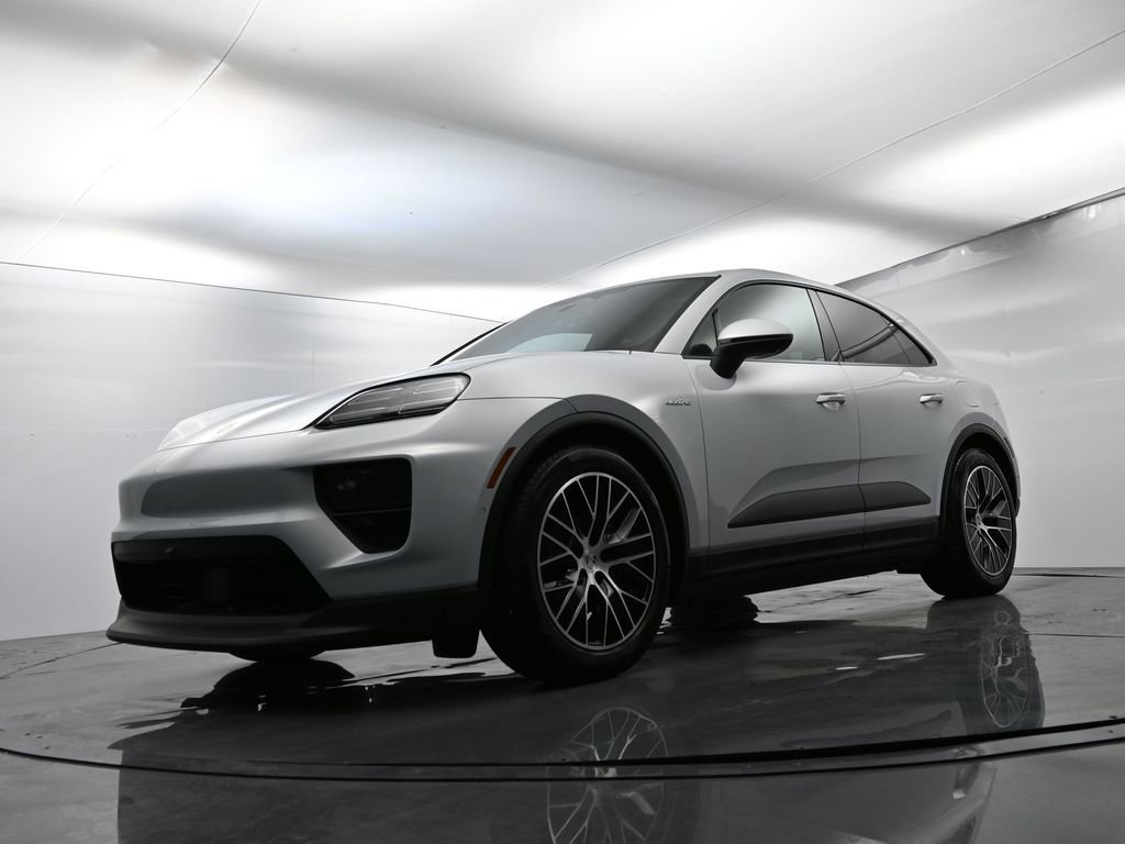Certified 2025 Porsche Macan Electric image 45