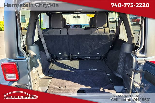 Used 2017 Jeep Wrangler Unlimited Rubicon w/ Cold Weather Group AWD/4WD image 22