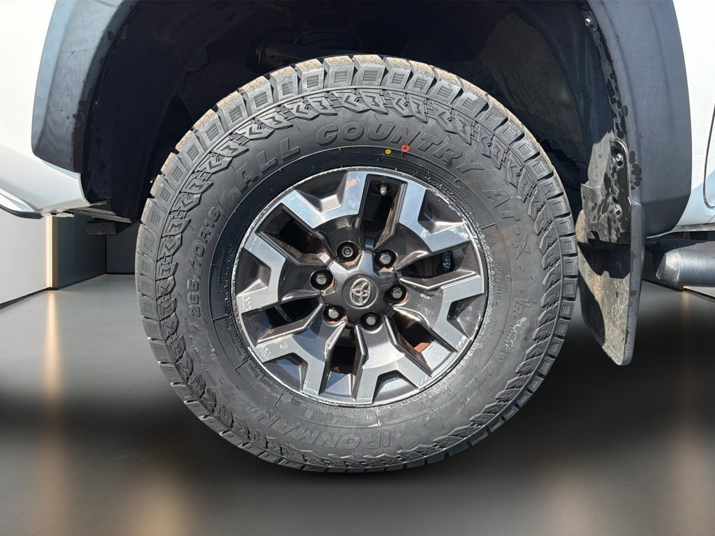 Used 2020 Toyota Tacoma TRD Off-Road AWD/4WD image 10