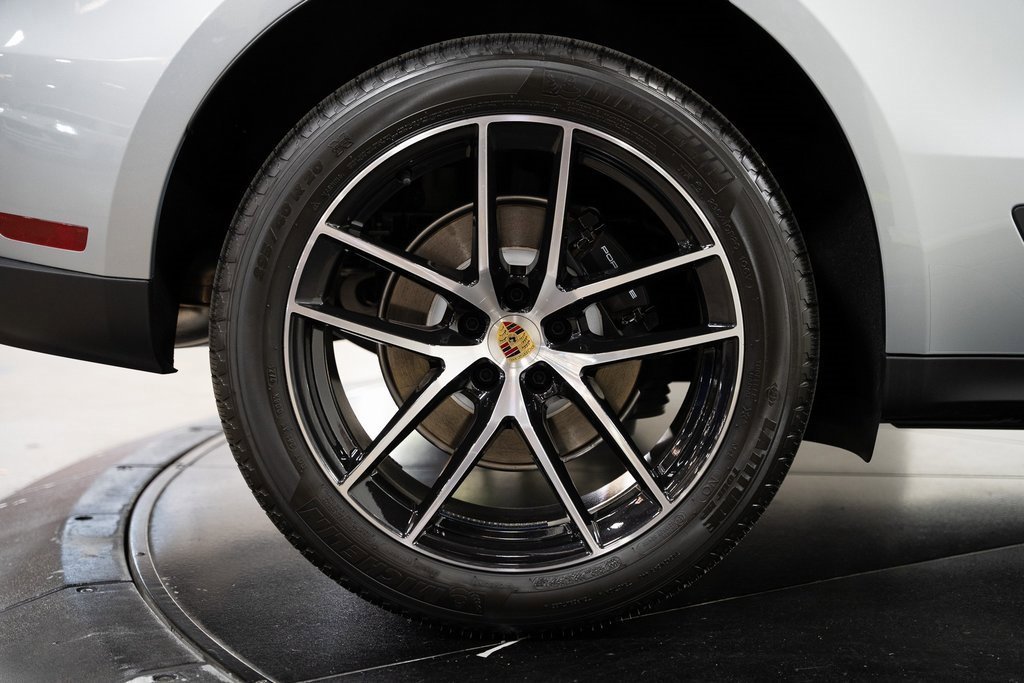 Used 2024 Porsche Macan image 21
