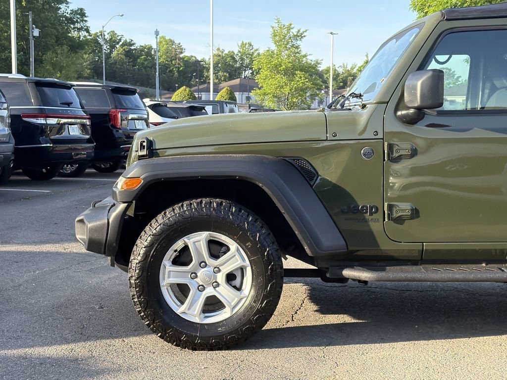 Used 2022 Jeep Wrangler Unlimited Sport AWD/4WD image 9