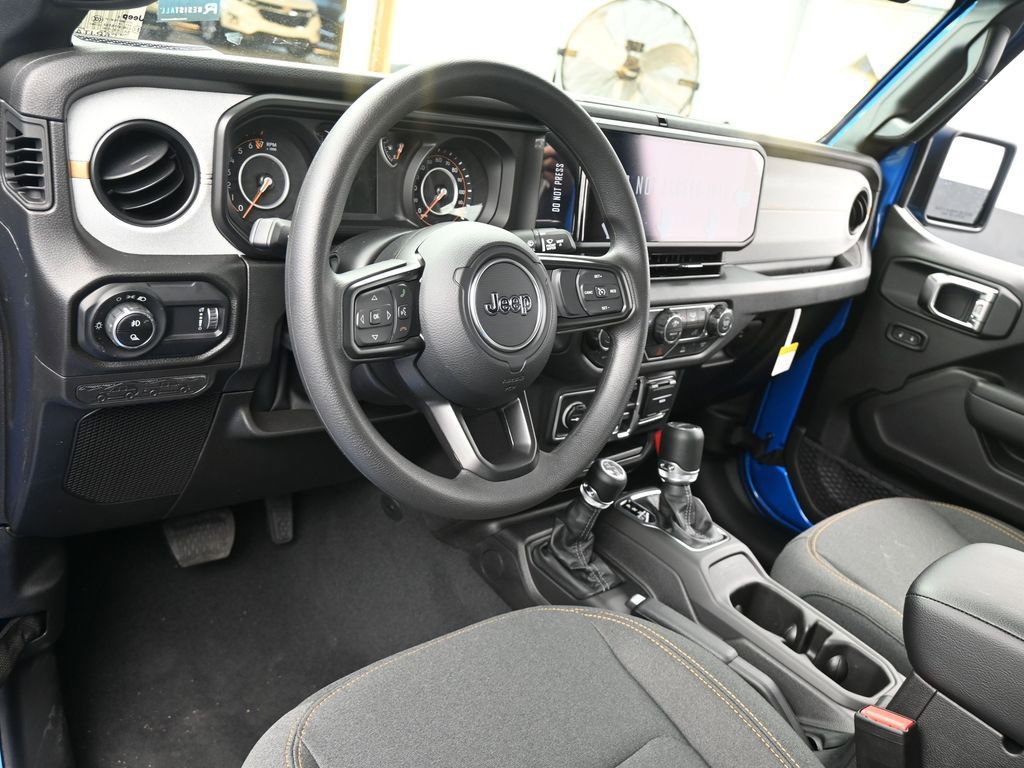 New 2026 Jeep Gladiator Sport AWD/4WD image 13
