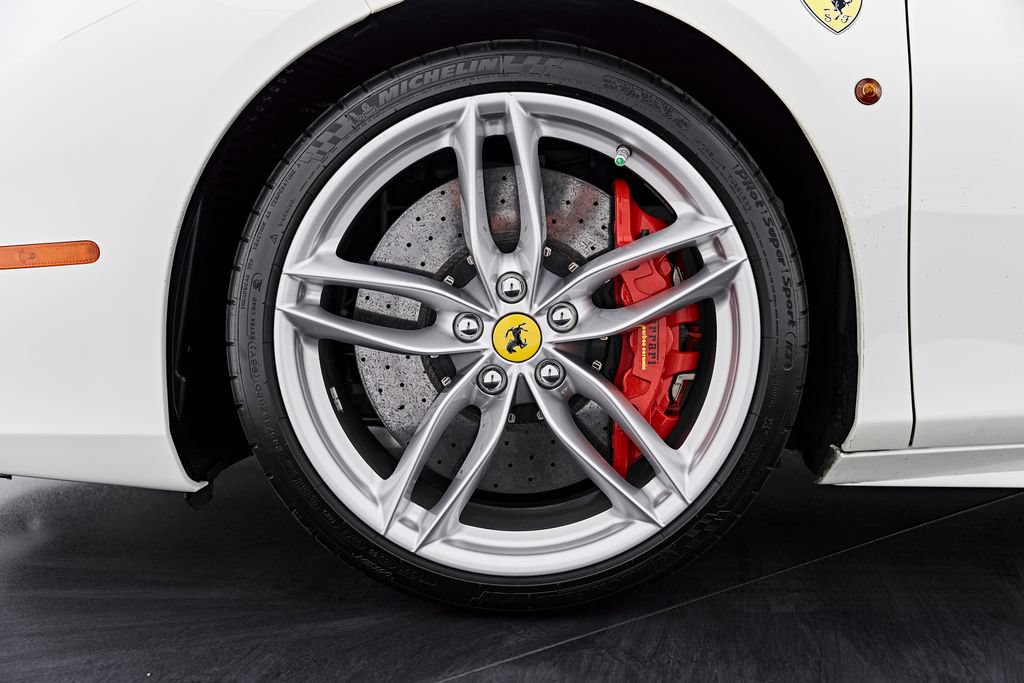 Used 2018 Ferrari 488 Spider RWD image 3