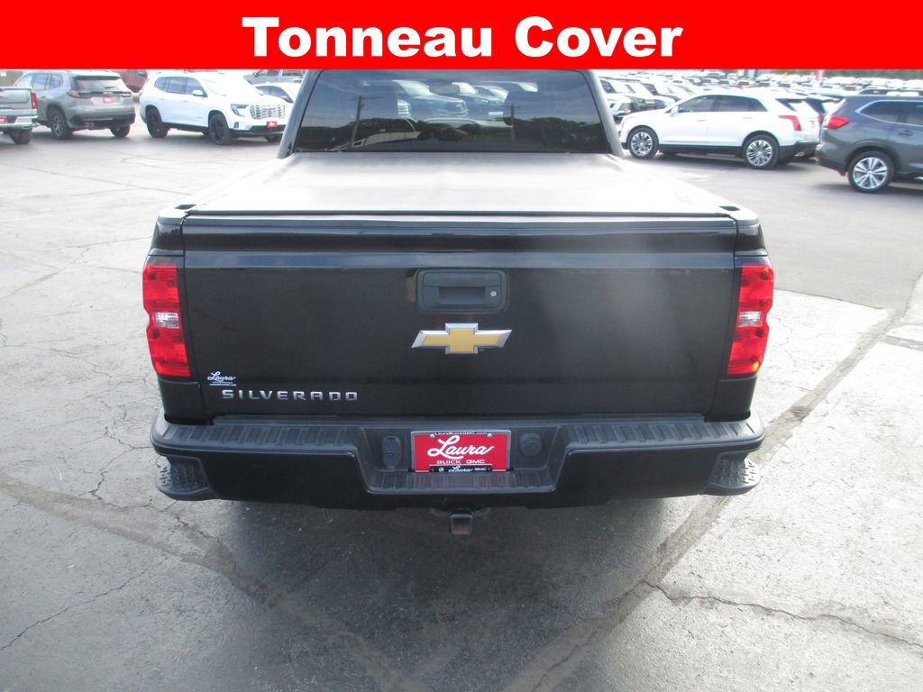 Used 2018 Chevrolet Silverado 1500 Custom w/ Custom Value Package AWD/4WD image 9