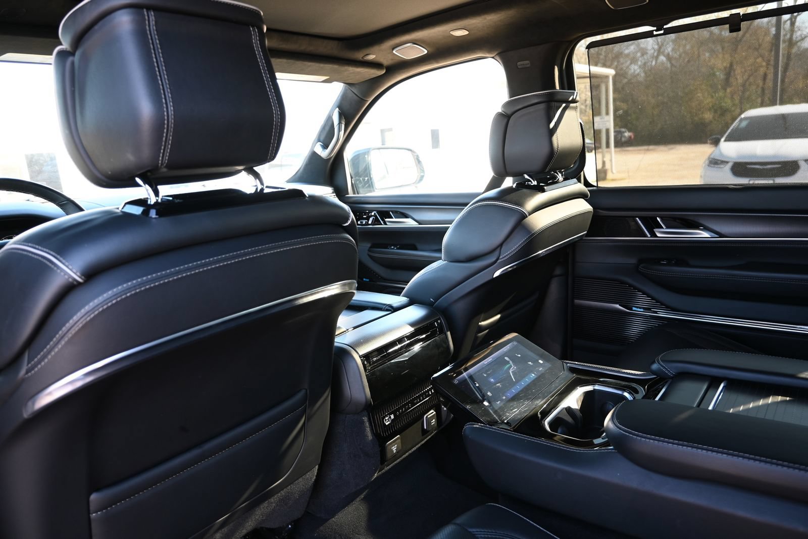 Used 2024 Jeep Grand Wagoneer L Series II w/ Quick Order Packagew 28T AWD/4WD image 24