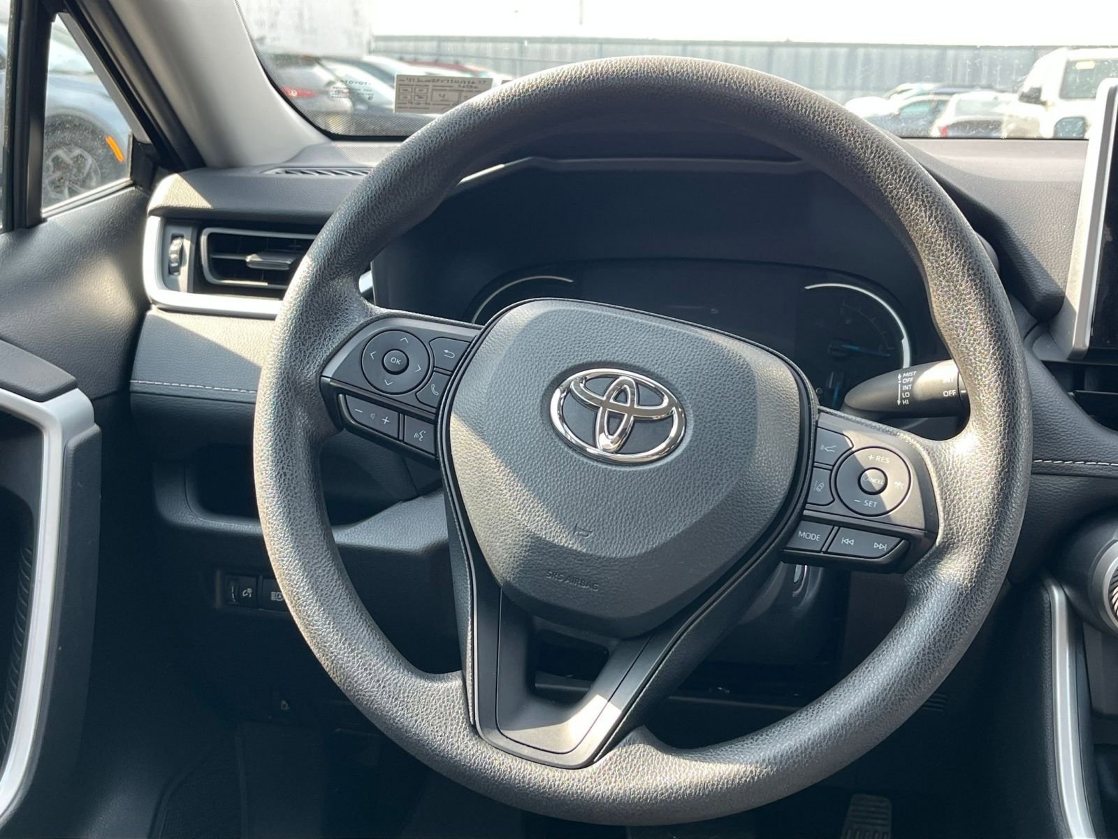 Used 2025 Toyota RAV4 LE image 27