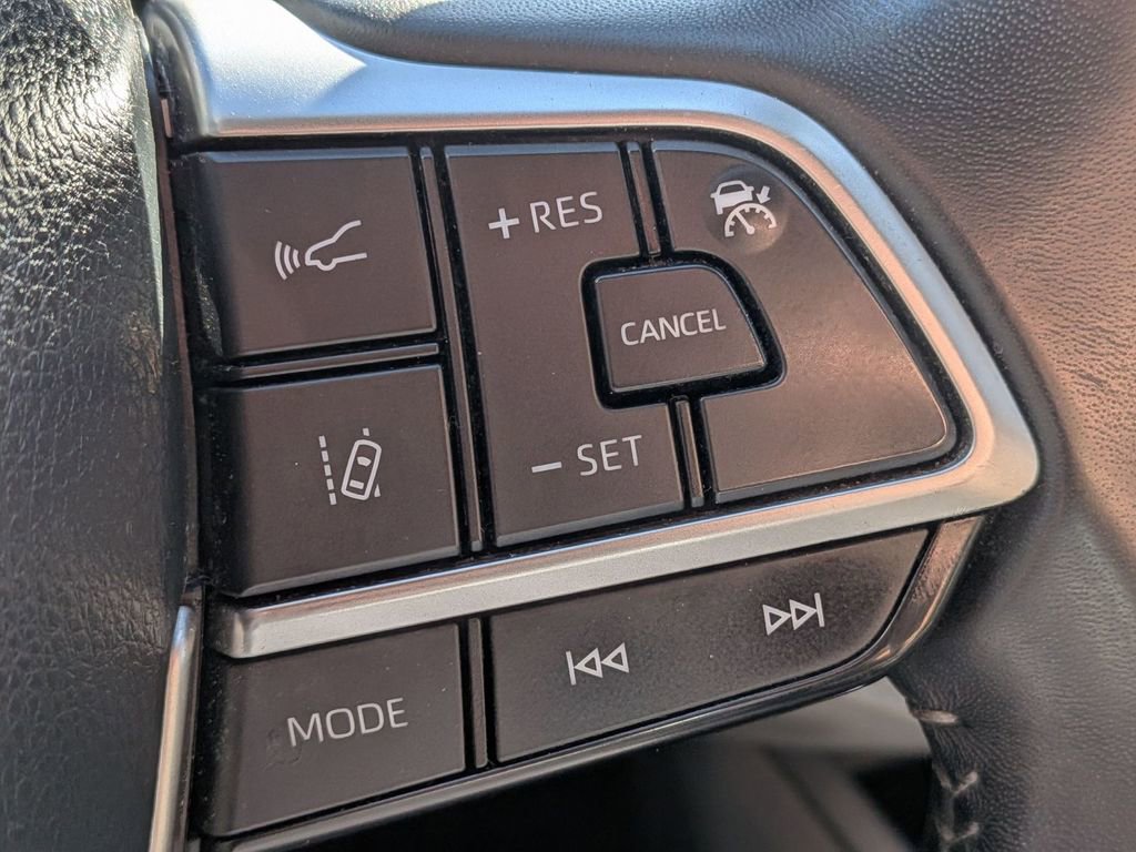 Used 2022 Toyota Highlander XLE AWD/4WD image 21