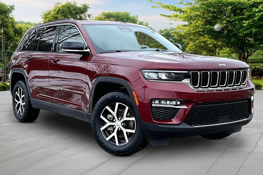 Used 2024 Jeep Grand Cherokee Limited image 1