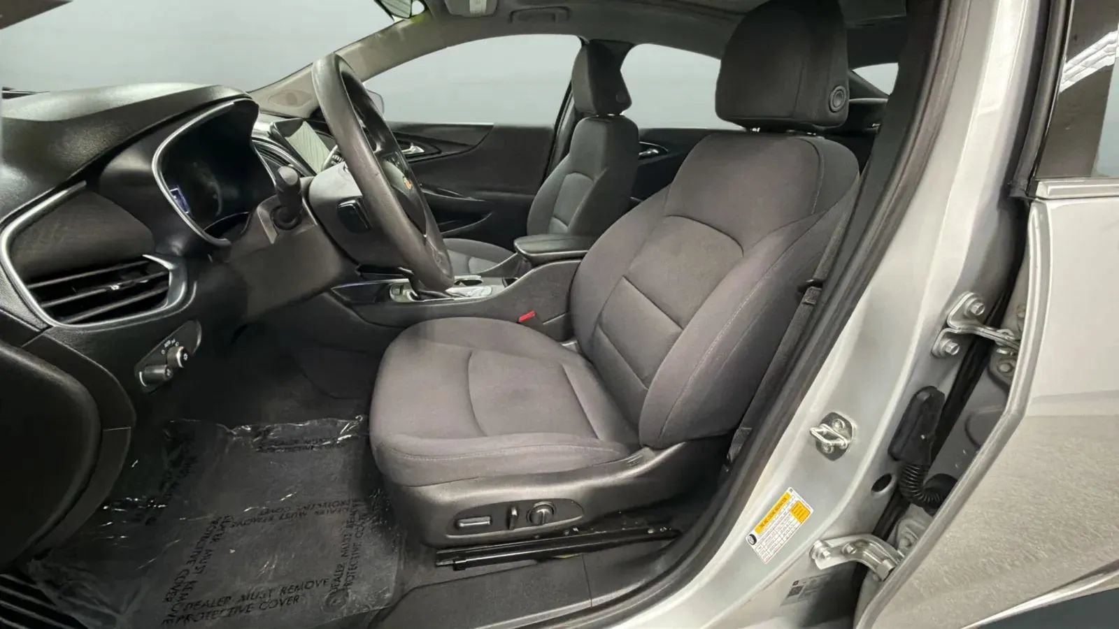 Used 2021 Chevrolet Malibu LT FWD image 21
