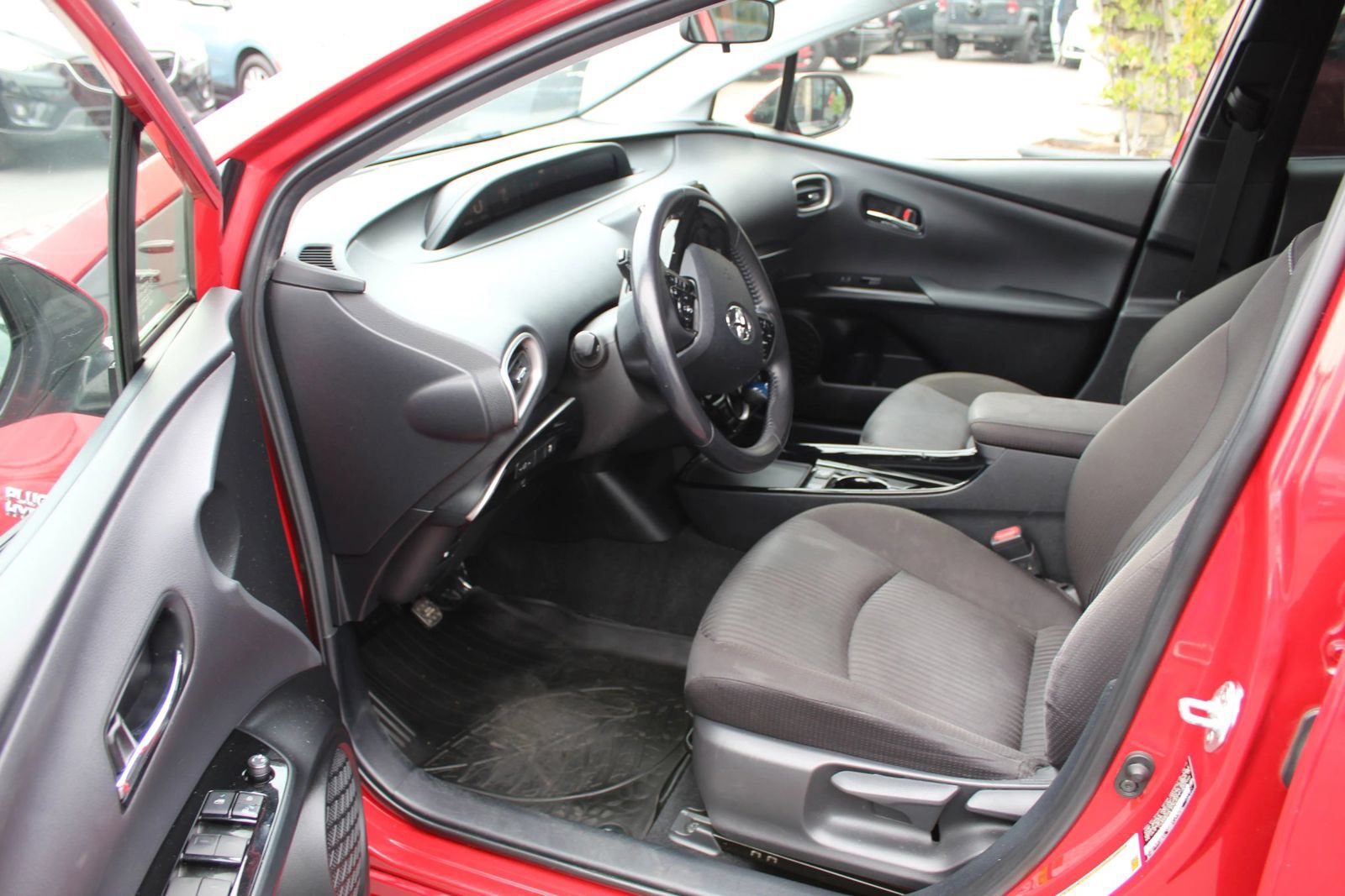 Used 2020 Toyota Prius Prime LE FWD image 9