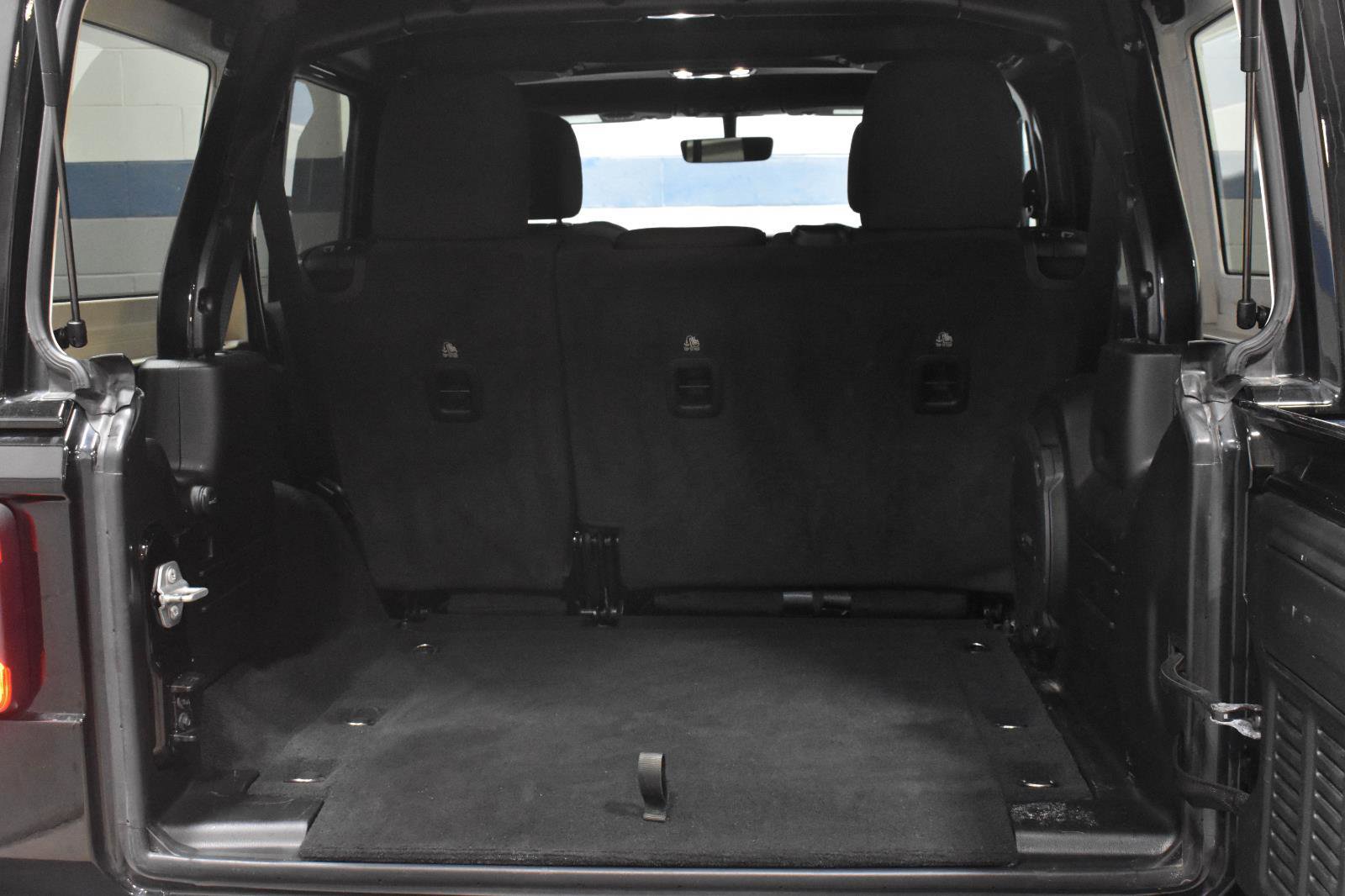 Used 2023 Jeep Wrangler Unlimited Sahara w/ LED Lighting Group AWD/4WD image 24